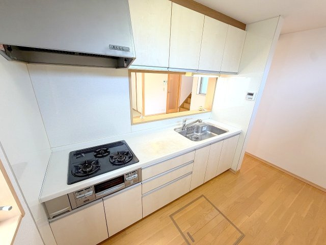 昭島市中神町2丁目　中古戸建のキッチン
