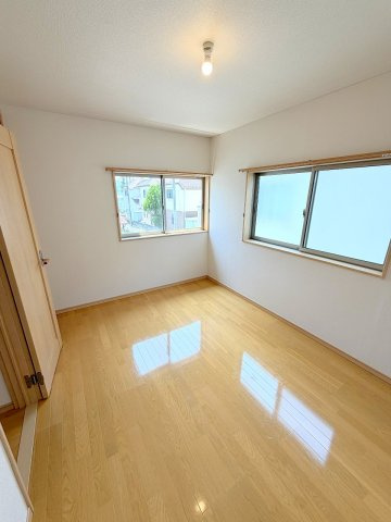 昭島市中神町2丁目　中古戸建の洋室