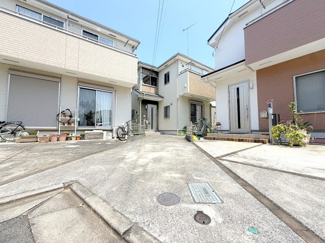 昭島市中神町2丁目　中古戸建の駐車場