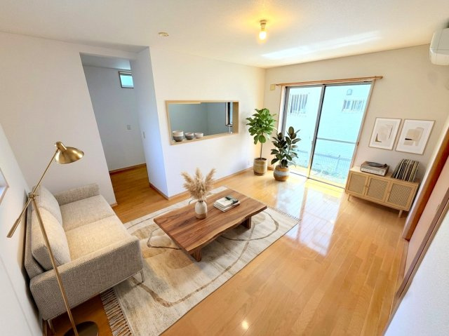 昭島市中神町2丁目　中古戸建の居間・リビング