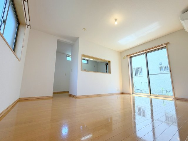昭島市中神町2丁目　中古戸建の居間・リビング