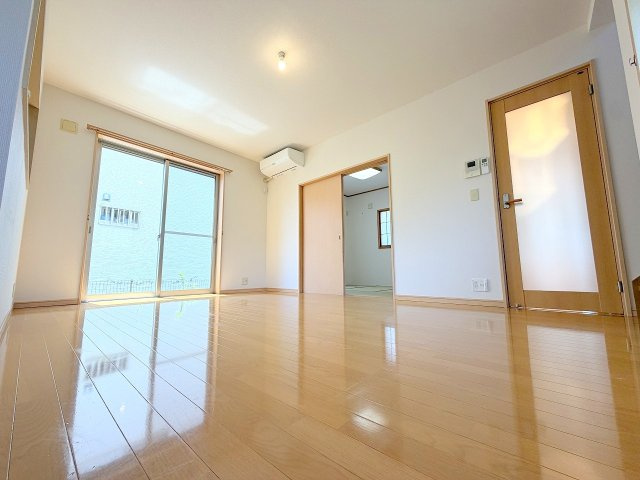 昭島市中神町2丁目　中古戸建の居間・リビング