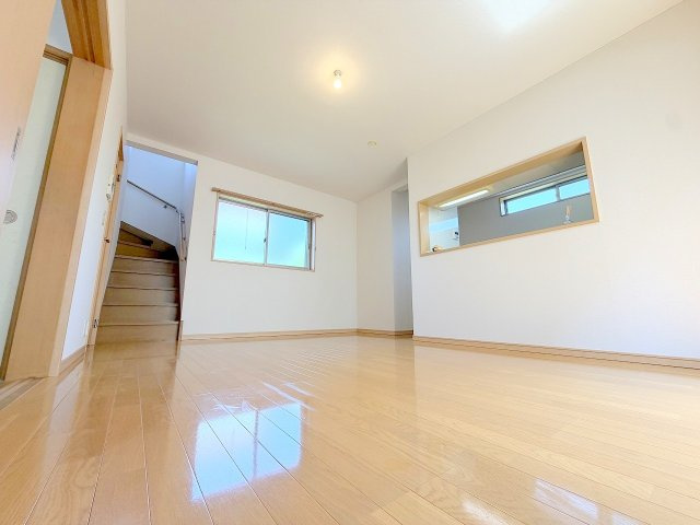 昭島市中神町2丁目　中古戸建の居間・リビング