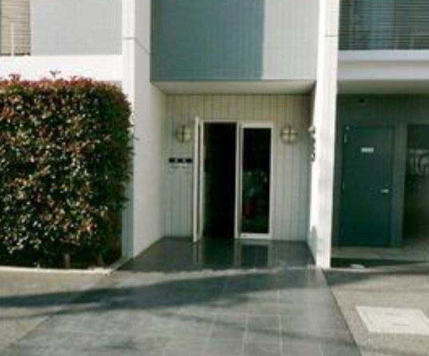 アクシーズタワー川口並木のエントランス