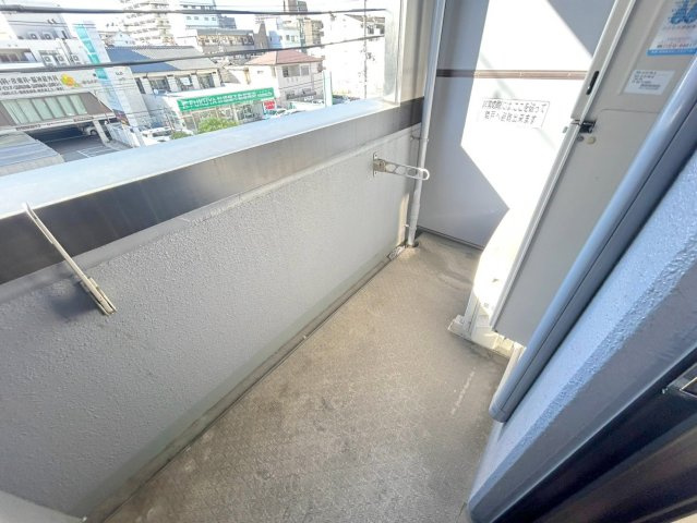 パレス東洋豊里2号館のバルコニー