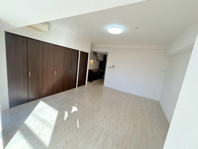 パレス東洋豊里2号館の居間・リビング