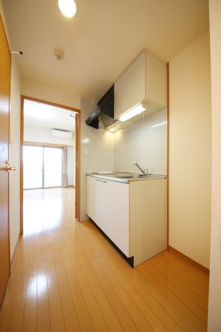 シエルコートのキッチン|別部屋同間取りのお写真となります。参考にご覧くださいませ。
