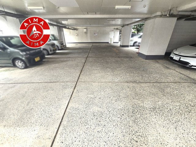 シャンボール桜坂の駐車場|ゆったりとしたスペースがある駐車場です。