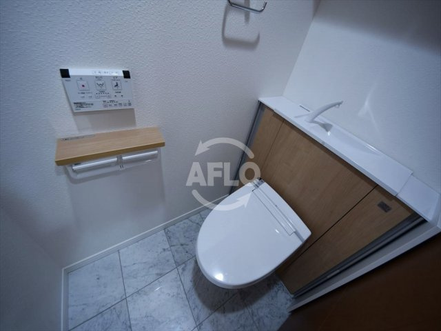 リーガル南久宝寺　開平小学校のトイレ|リーガル南久宝寺　トイレ