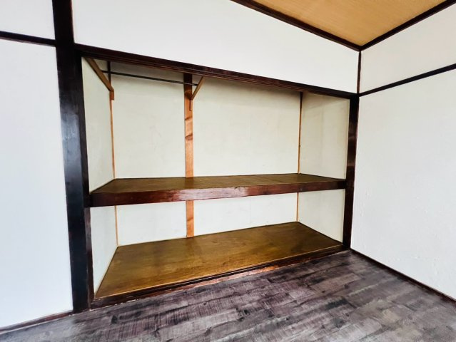 高丸7丁目貸家の収納
