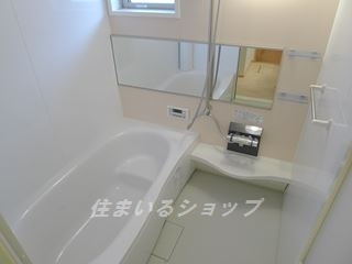 クレエルＫ　Ｃ棟の浴室|追い焚き機能・窓あり