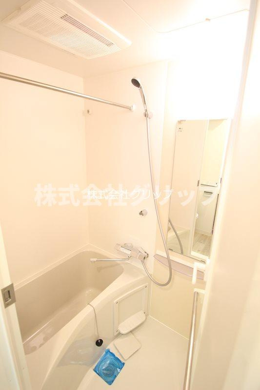 ベルシード横濱新町の浴室