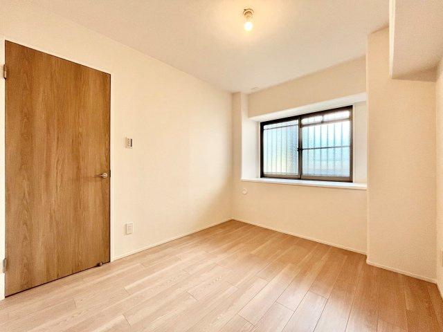 メゾンドール八尾本町の洋室|個人の部屋や寝室として使える洋室です