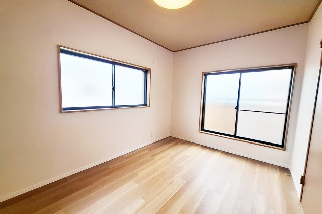 堺市美原区太井の洋室|洋室2：バルコニーに面したお部屋です。