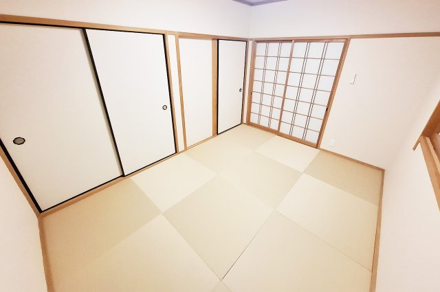 堺市美原区太井の和室|和室：半帖畳新調、クロスと襖、障子を貼替え済み。