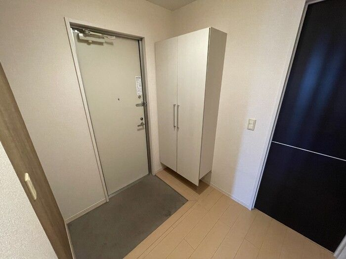 ウィスタリアの玄関|シューズボックス付きの玄関です☆