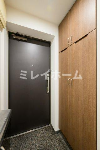 ルーブル大森七番館の玄関|同建物内、別のお部屋の参考写真になります。