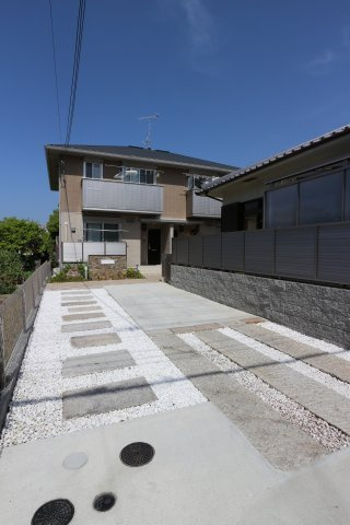 アネシスの駐車場