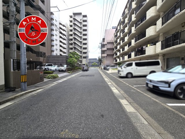 ゾンネンハイム大手門の現況写真|前面道路含む現地の写真です。