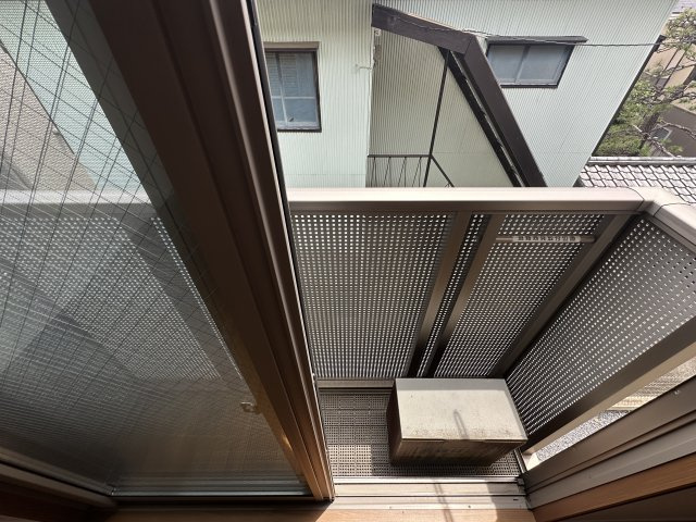 川崎市多摩区中野島６丁目のアパートのバルコニー