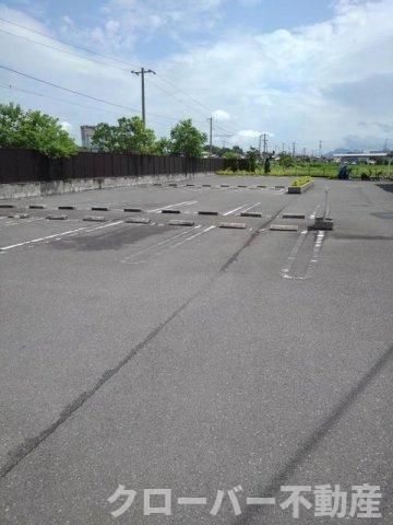 ウインターワルツＢの駐車場