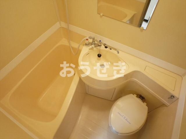 リレント山下町の浴室
