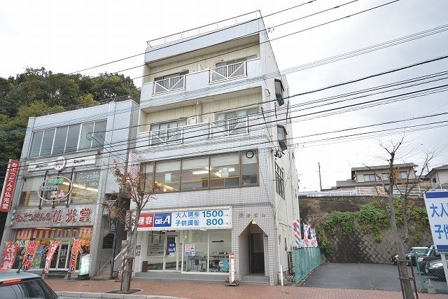 天野ビルの外観