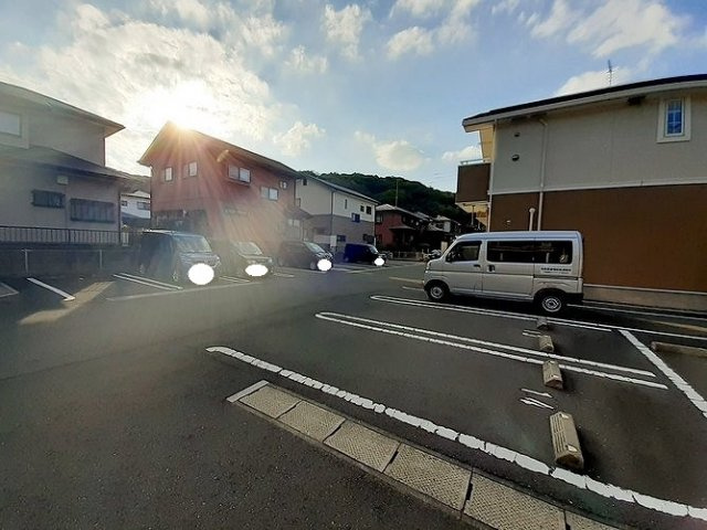 サニープレイスＢの駐車場