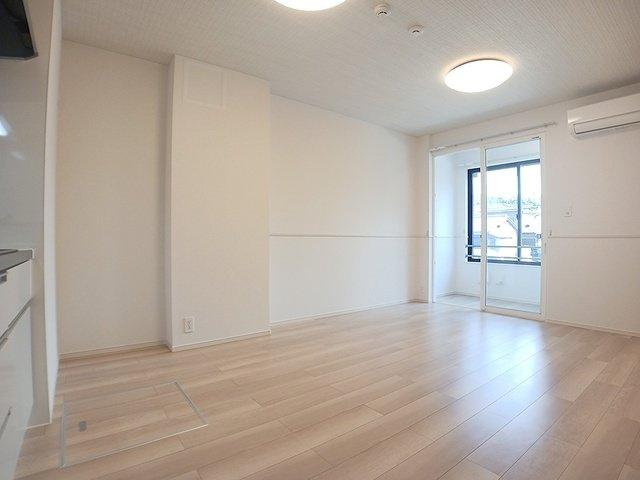 サンシャイン宮の下の居間・リビング