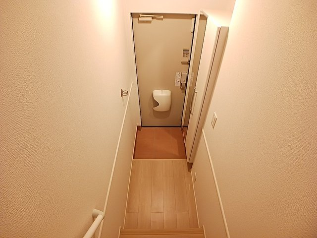 サンシャイン宮の下の玄関