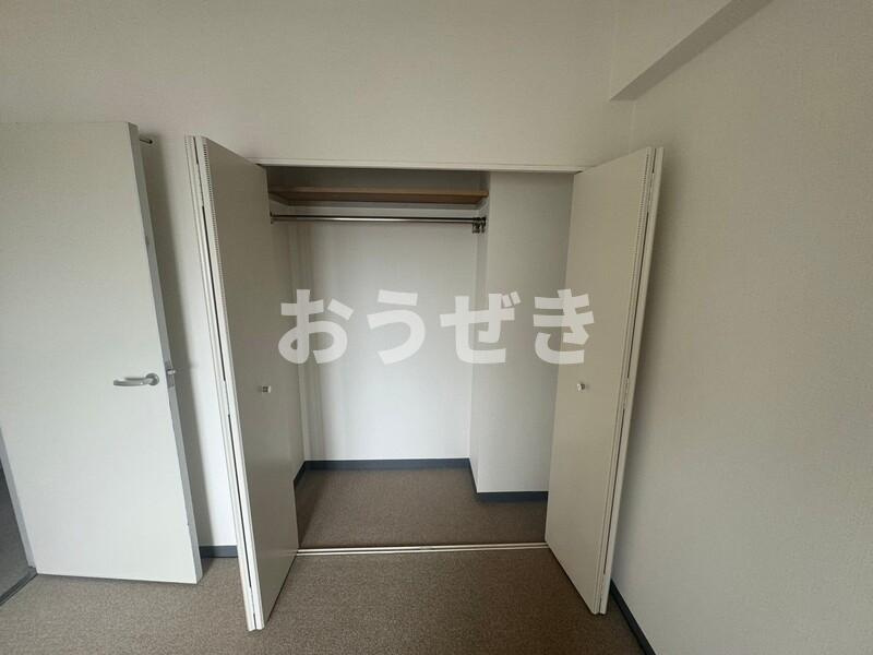 日神パレステージ山手西の玄関