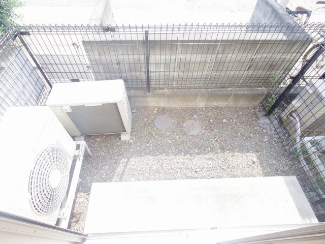 ボナールハウス新川の庭