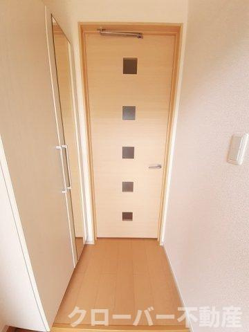 セレノ・ド・ルピナスⅠの玄関