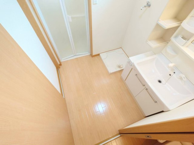 鹿嶋市港ケ丘１丁目の一戸建ての洗面所|洗面所