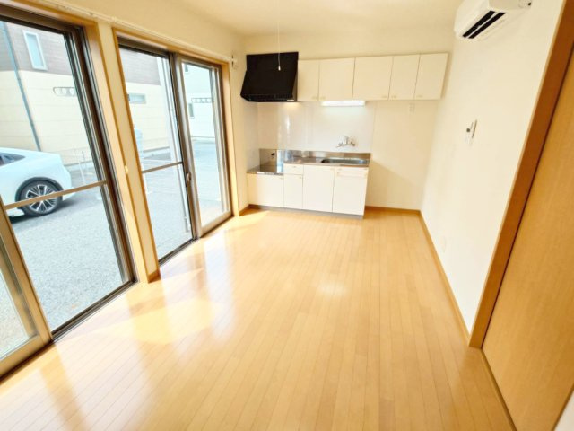 鹿嶋市港ケ丘１丁目の一戸建ての居間・リビング|ＤＫ７．５帖