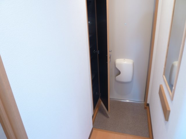 ベストナインイーストの玄関
