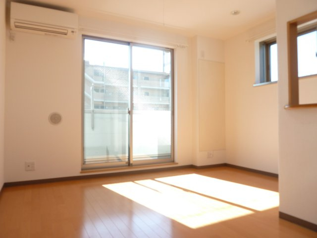 ベストナインイーストの居間・リビング|おしゃれな居間です※写真はかどのお部屋です。
