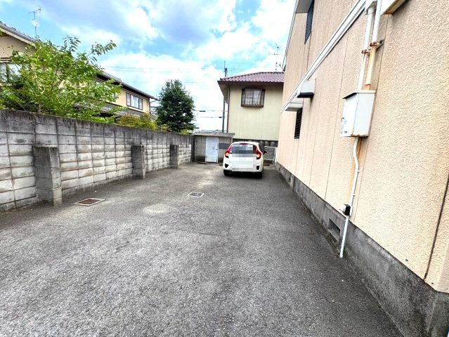 ハイツひまわりの駐車場