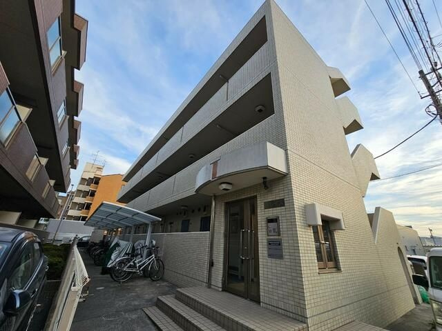 グレイスのエントランス|建物の内部です