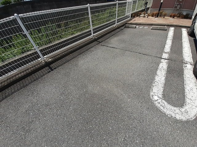 リバーサイドパレス松陽Ⅱの駐車場