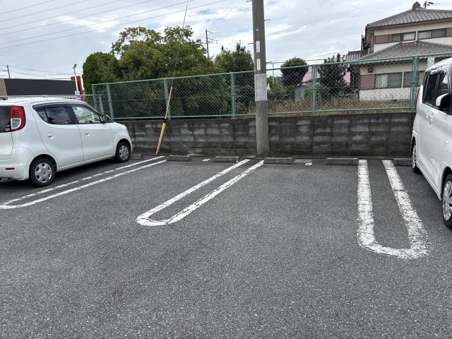 リバーサイドパレス松陽Ⅱの駐車場