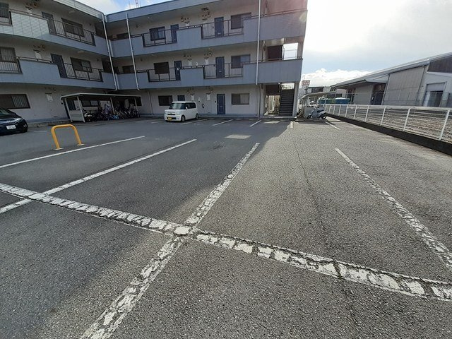 グランディオーズの駐車場