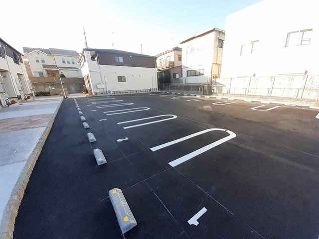 ティーズ　カーサソレアードⅠの駐車場