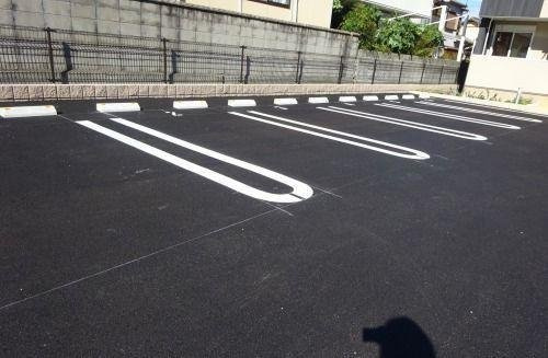 ル・レーブ坂上Ⅰの駐車場
