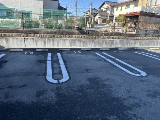 ル・レーブ坂上Ⅰの駐車場