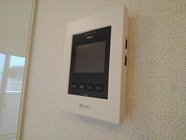 クレア・ルースのセキュリティ