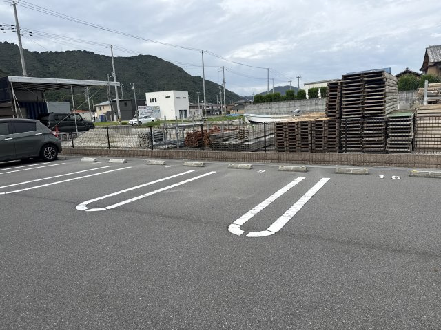 テイルウィンドの駐車場