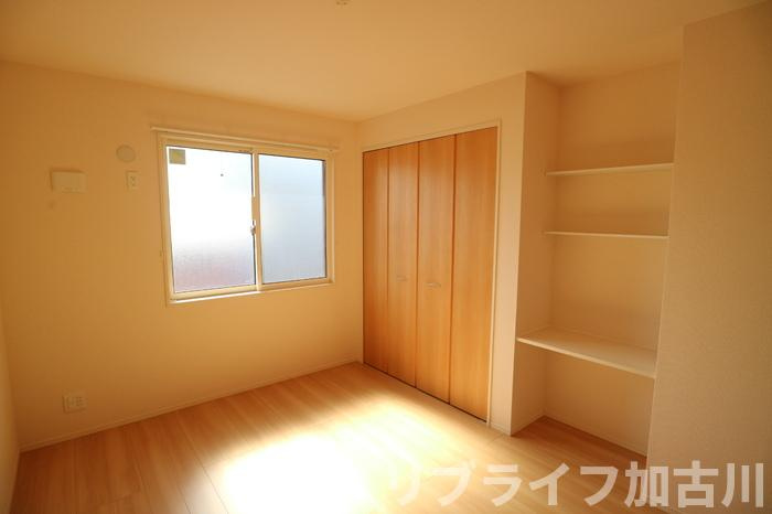 エクレール福井の洋室