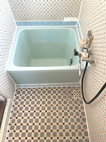 江津1丁目戸建の浴室|コンパクトで使いやすいお風呂です