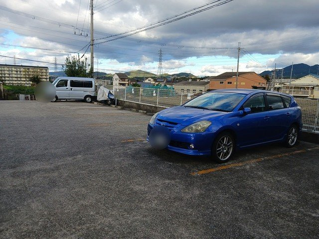 光ハイツ・杉本の駐車場